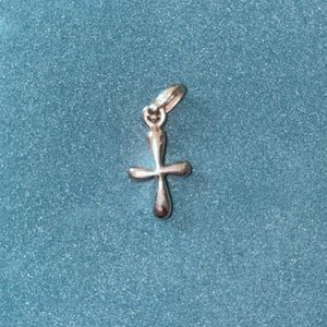 Sterling silver cross pendant